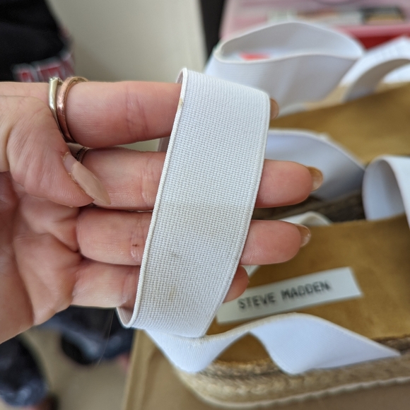 Sandals - Picture 2 of 3